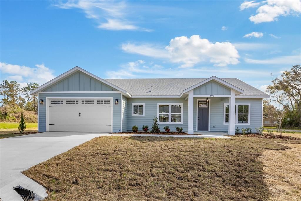 Active With Contract: $419,900 (3 beds, 2 baths, 1664 Square Feet)