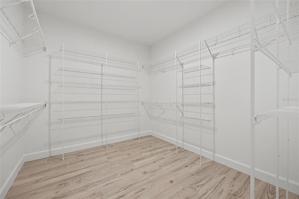 Active With Contract: $419,900 (3 beds, 2 baths, 1664 Square Feet)