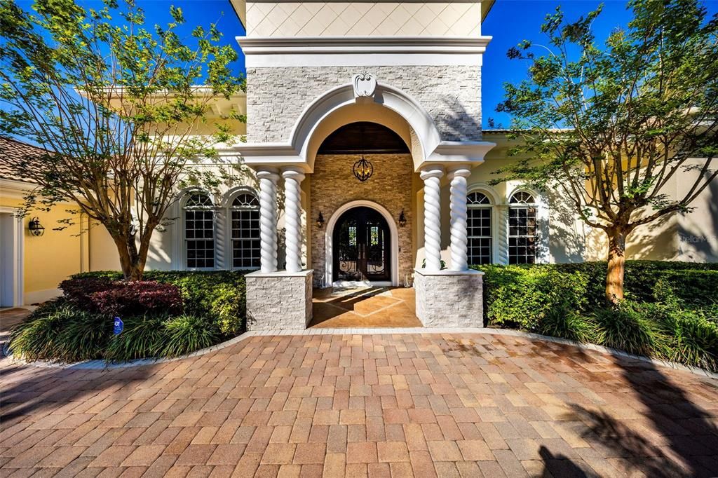 合同活跃: $2,170,000 (4 贝兹, 4 浴室, 5009 平方英尺)