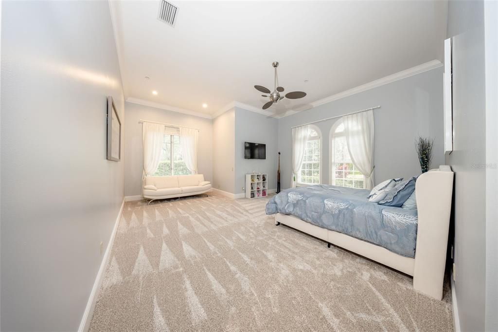 合同活跃: $2,170,000 (4 贝兹, 4 浴室, 5009 平方英尺)