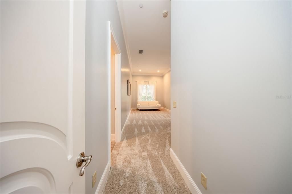 合同活跃: $2,170,000 (4 贝兹, 4 浴室, 5009 平方英尺)