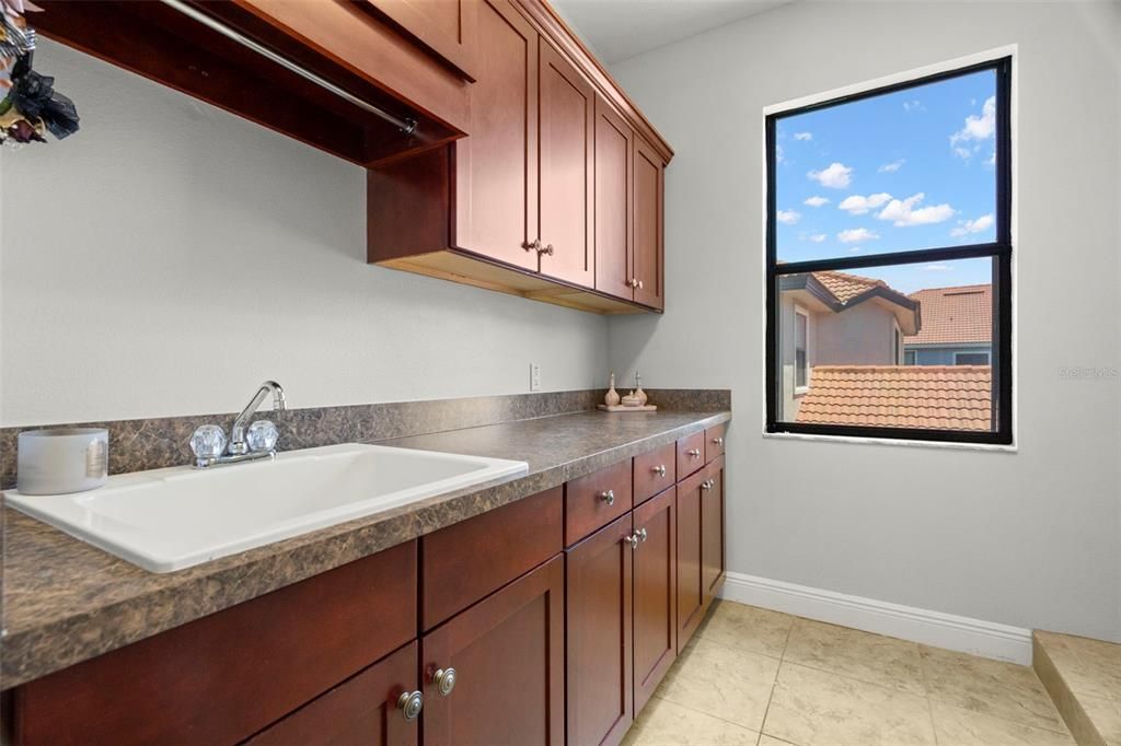 Active With Contract: $1,450,000 (6 beds, 6 baths, 5799 Square Feet)