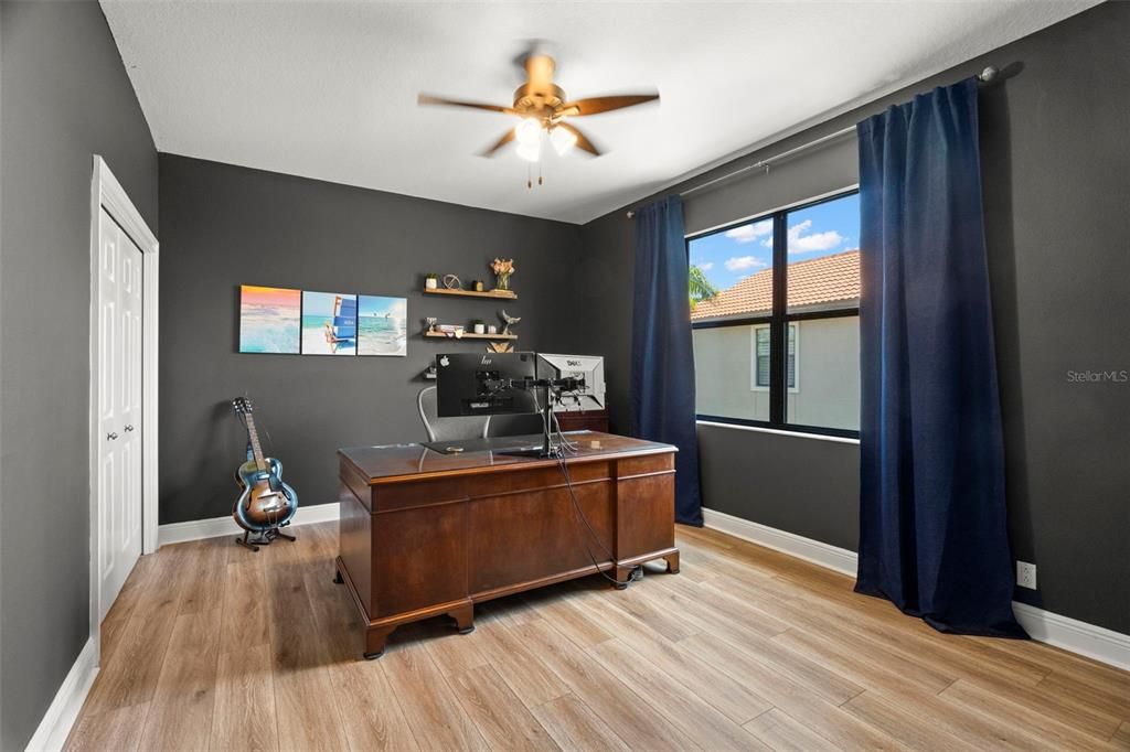 Active With Contract: $1,450,000 (6 beds, 6 baths, 5799 Square Feet)