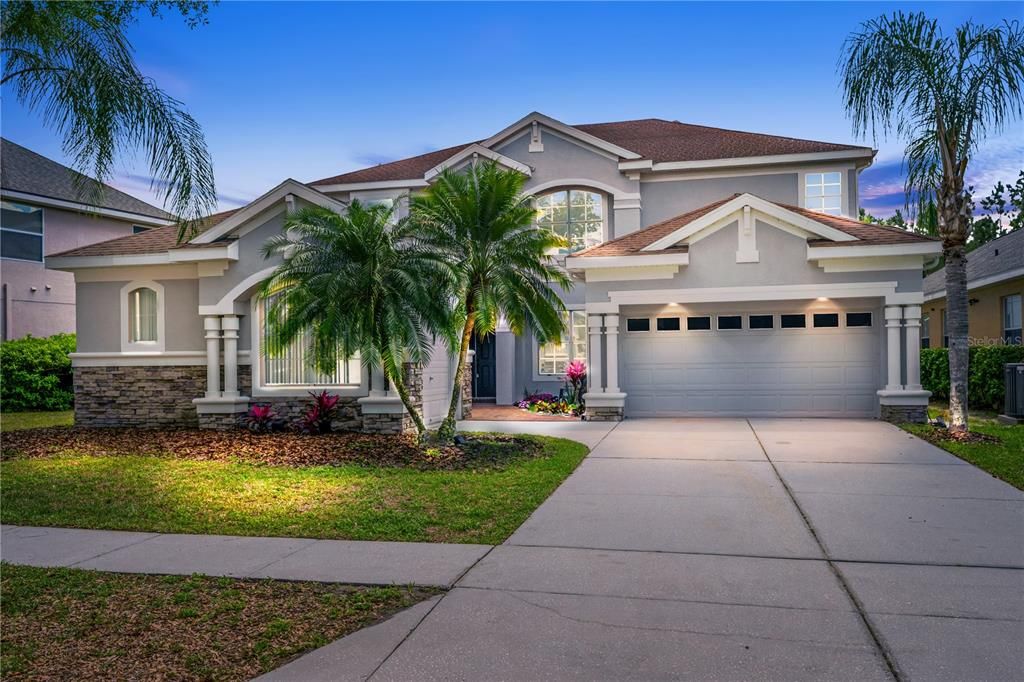 Recently Sold: $949,000 (6 beds, 3 baths, 3957 Square Feet)