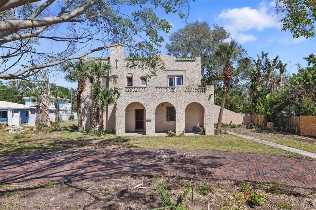 En Venta: $1,465,000 (5 camas, 3 baños, 3105 Pies cuadrados)