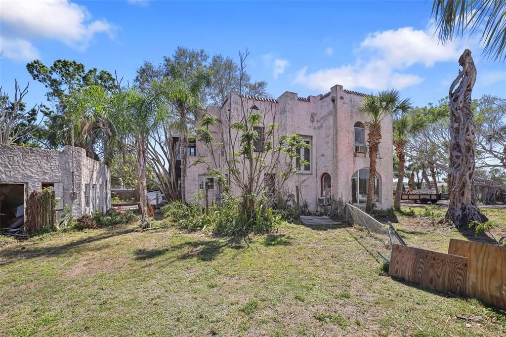 En Venta: $1,465,000 (5 camas, 3 baños, 3105 Pies cuadrados)