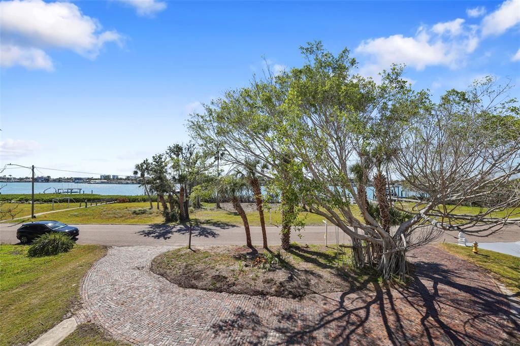 En Venta: $1,465,000 (5 camas, 3 baños, 3105 Pies cuadrados)