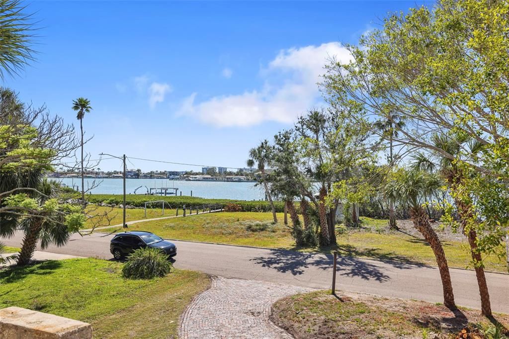 En Venta: $1,465,000 (5 camas, 3 baños, 3105 Pies cuadrados)