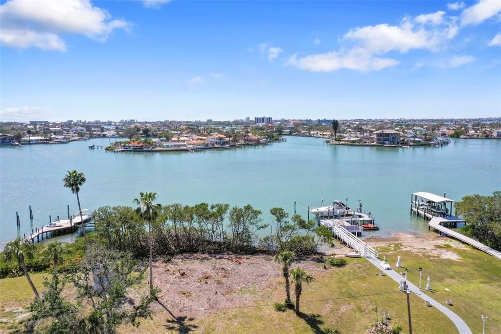 En Venta: $1,465,000 (5 camas, 3 baños, 3105 Pies cuadrados)