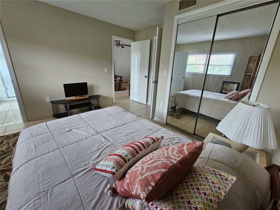 En Venta: $159,900 (2 camas, 2 baños, 805 Pies cuadrados)