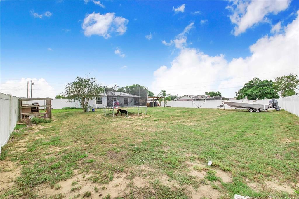 For Sale: $305,000 (4 beds, 2 baths, 1606 Square Feet)