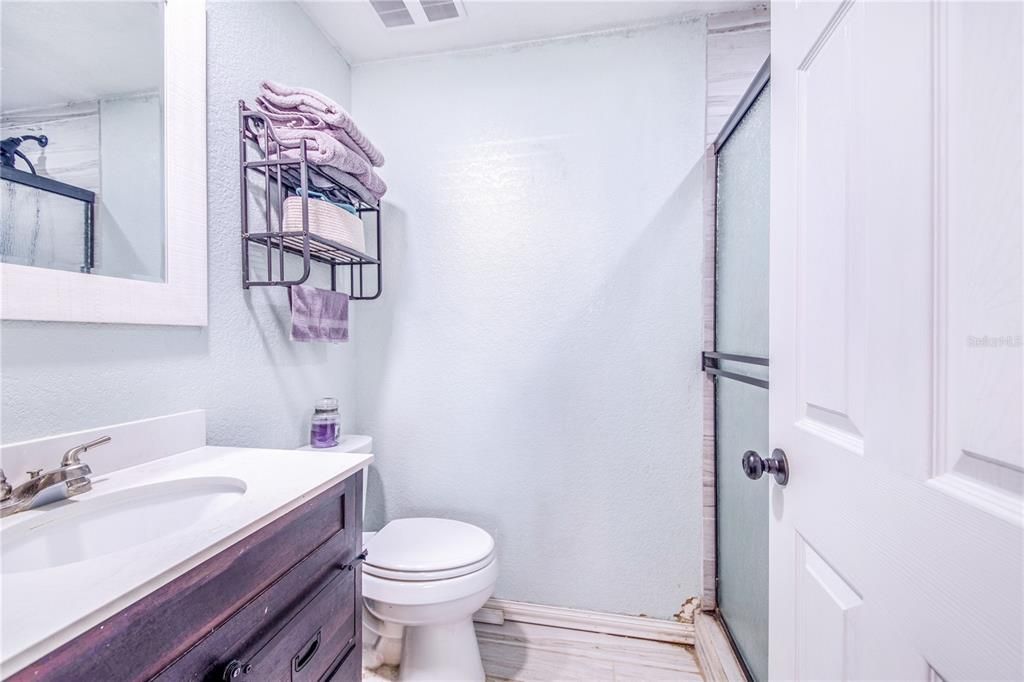 For Sale: $305,000 (4 beds, 2 baths, 1606 Square Feet)