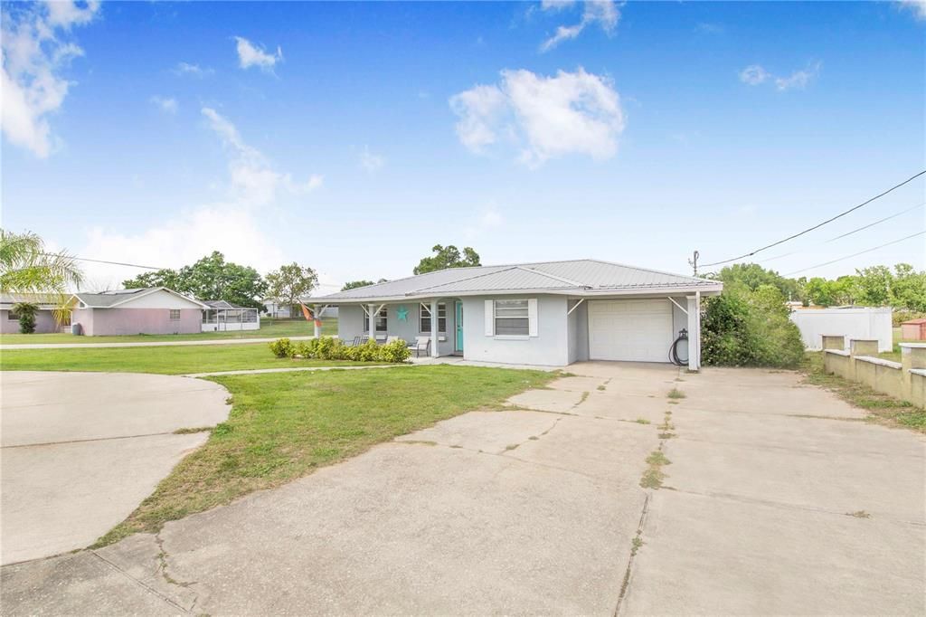 For Sale: $305,000 (4 beds, 2 baths, 1606 Square Feet)