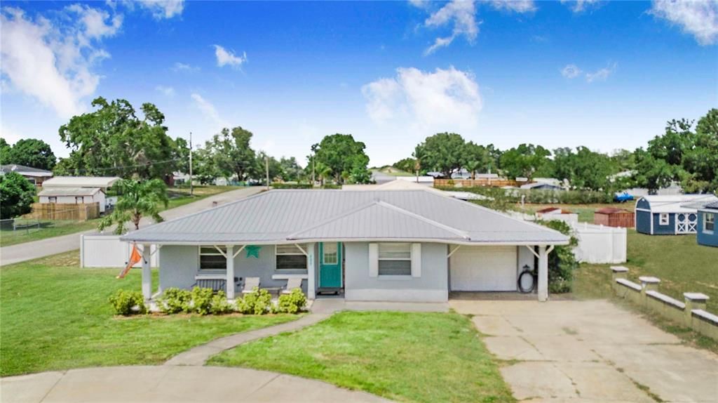 For Sale: $305,000 (4 beds, 2 baths, 1606 Square Feet)