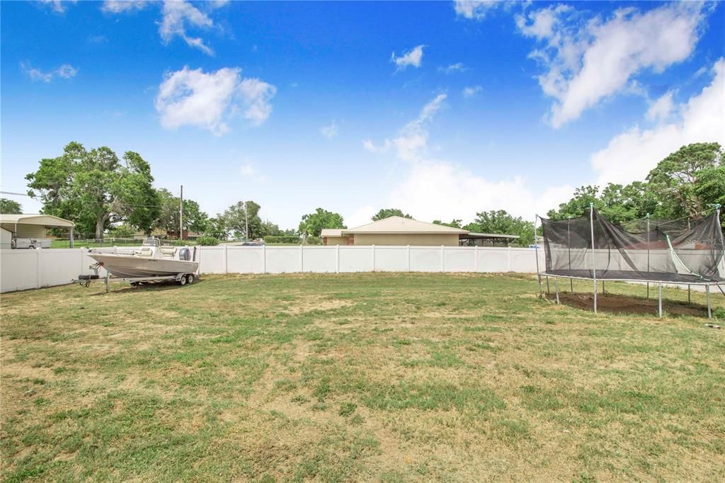 For Sale: $305,000 (4 beds, 2 baths, 1606 Square Feet)