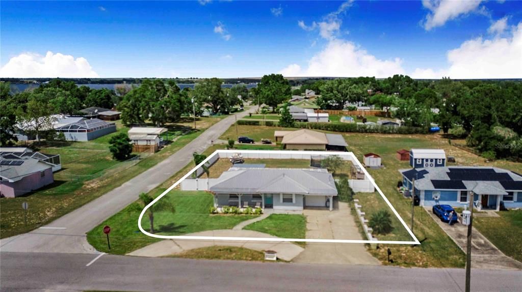 For Sale: $305,000 (4 beds, 2 baths, 1606 Square Feet)