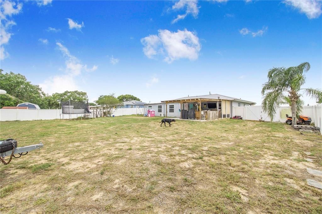 For Sale: $305,000 (4 beds, 2 baths, 1606 Square Feet)