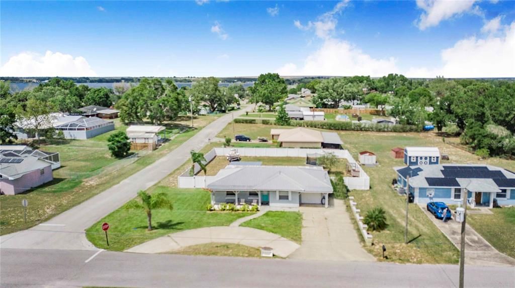 For Sale: $305,000 (4 beds, 2 baths, 1606 Square Feet)