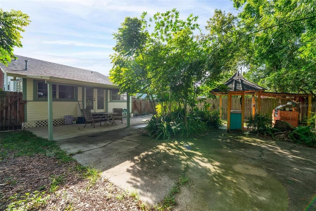 На продажу: $219,000 (2 спален, 1 ванн, 1008 Квадратных фут)