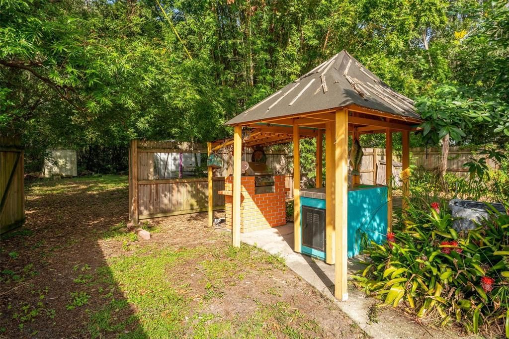 На продажу: $219,000 (2 спален, 1 ванн, 1008 Квадратных фут)