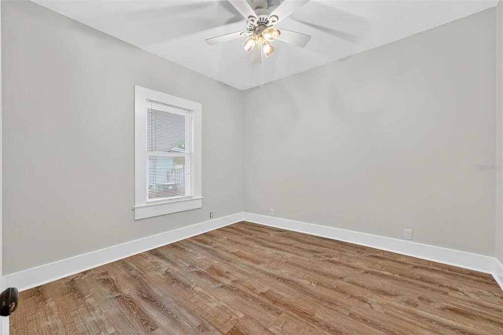 На продажу: $219,000 (2 спален, 1 ванн, 1008 Квадратных фут)