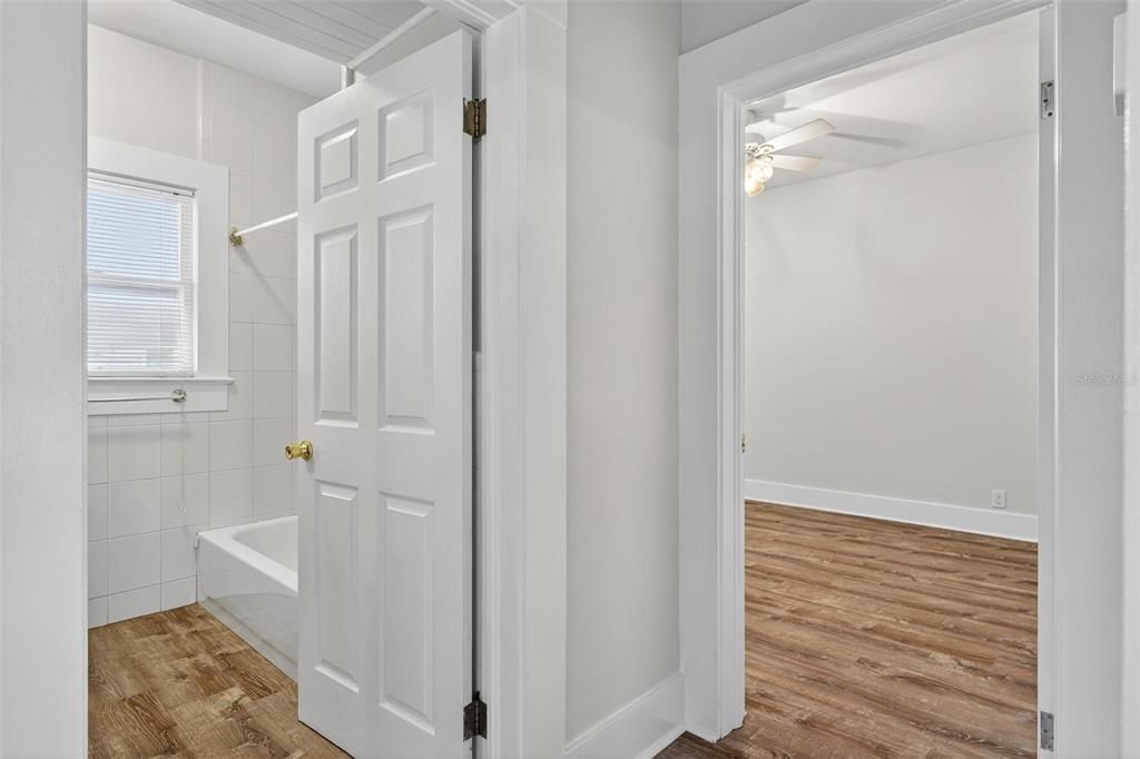 На продажу: $219,000 (2 спален, 1 ванн, 1008 Квадратных фут)