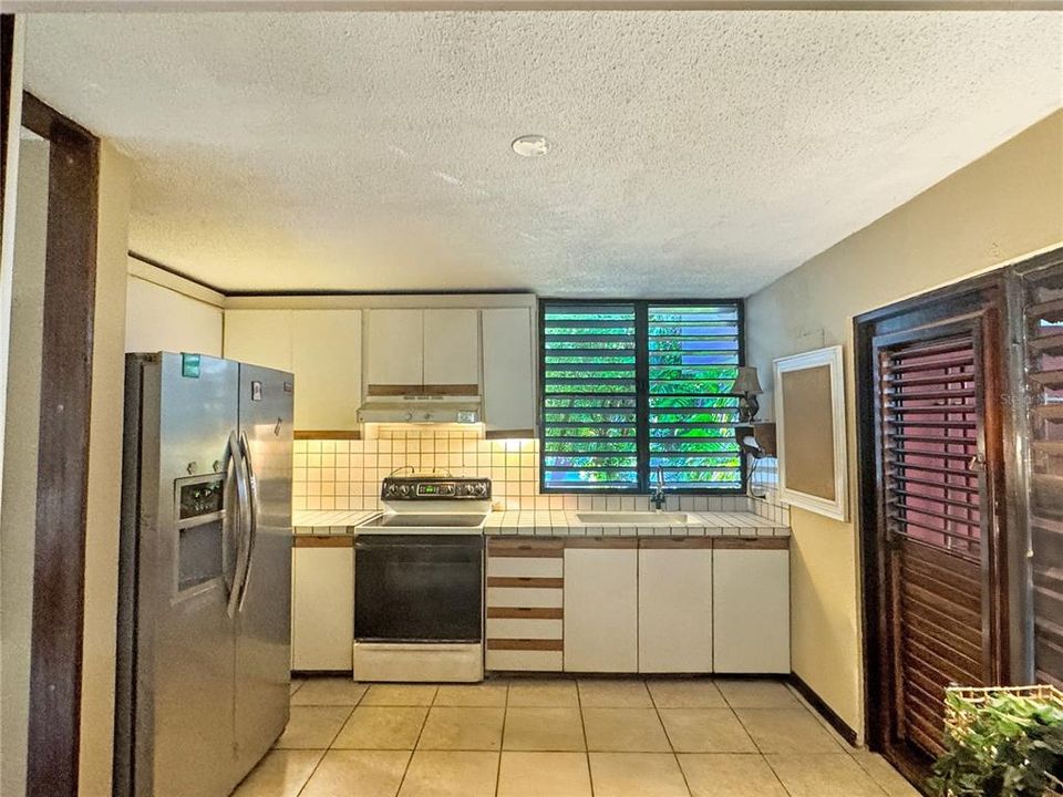 Active With Contract: $735,000 (5 beds, 3 baths, 3100 Square Feet)