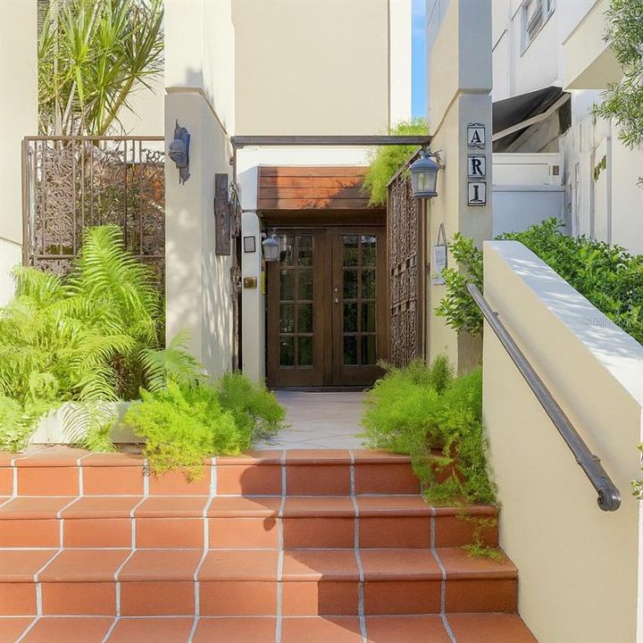 Active With Contract: $735,000 (5 beds, 3 baths, 3100 Square Feet)