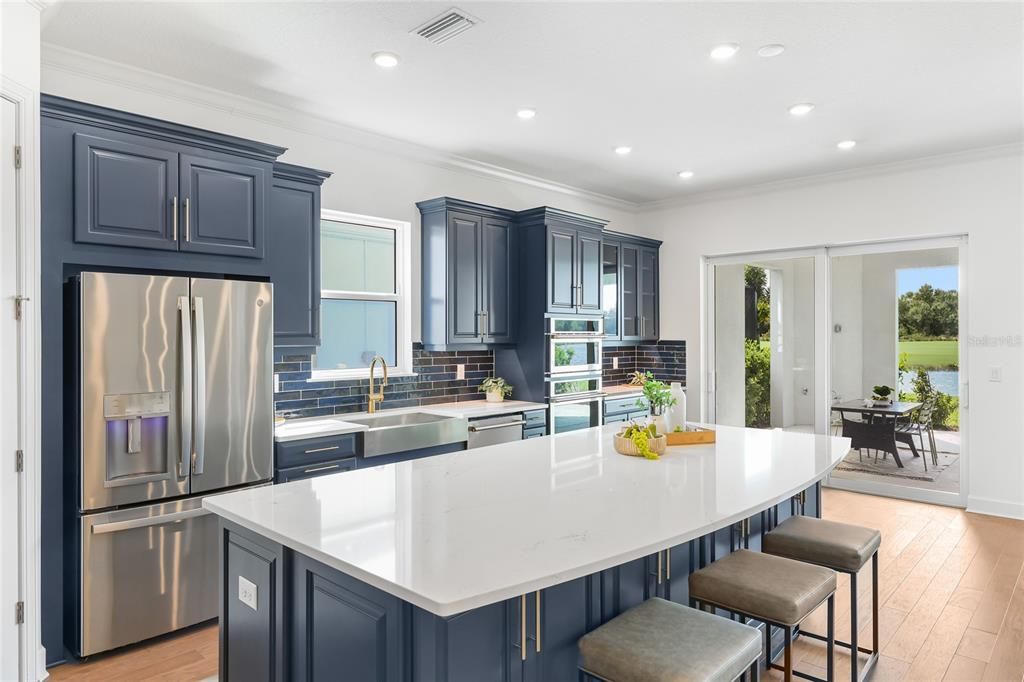 Под контрактом: $1,290,000 (3 спален, 3 ванн, 2433 Квадратных фут)