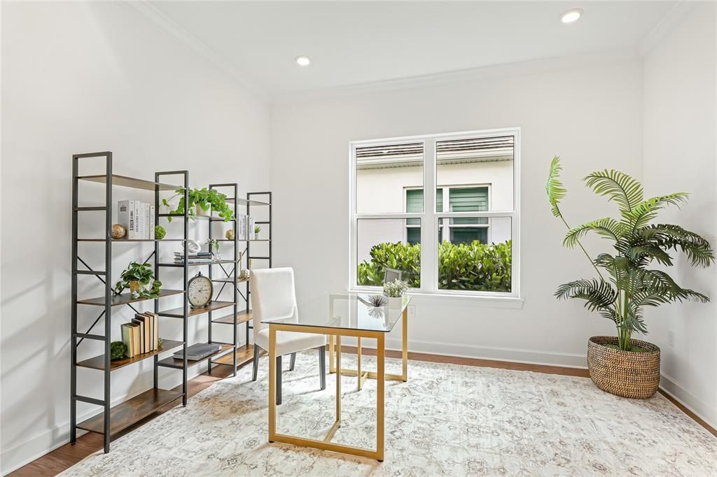 Под контрактом: $1,290,000 (3 спален, 3 ванн, 2433 Квадратных фут)