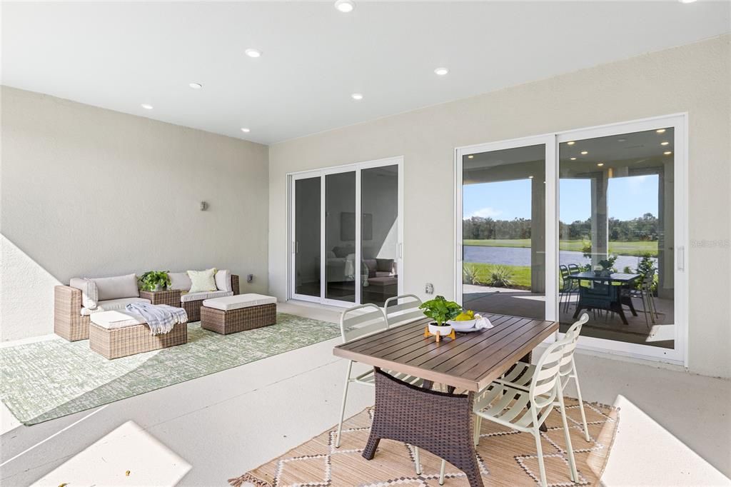 Под контрактом: $1,290,000 (3 спален, 3 ванн, 2433 Квадратных фут)