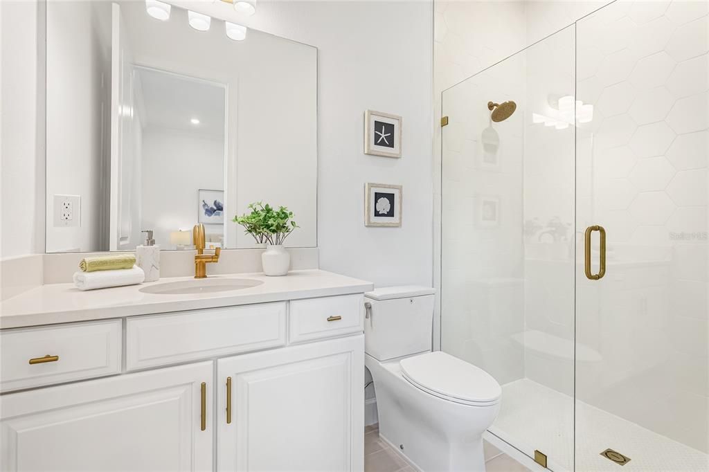 Под контрактом: $1,290,000 (3 спален, 3 ванн, 2433 Квадратных фут)