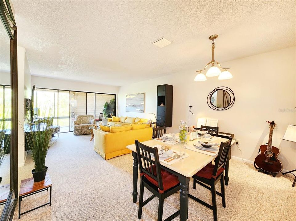 На продажу: $239,000 (2 спален, 1 ванн, 1170 Квадратных фут)