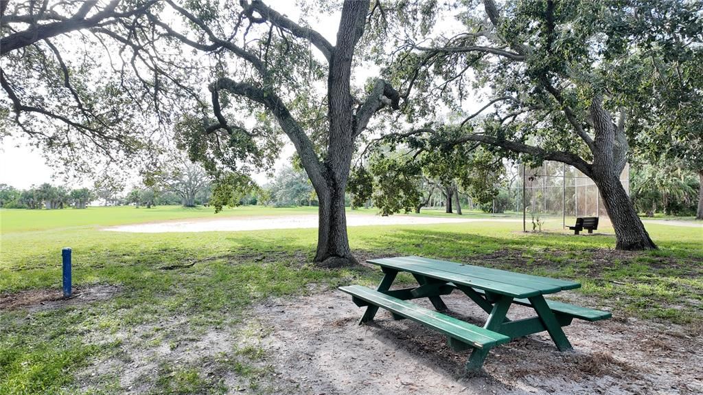 На продажу: $239,000 (2 спален, 1 ванн, 1170 Квадратных фут)