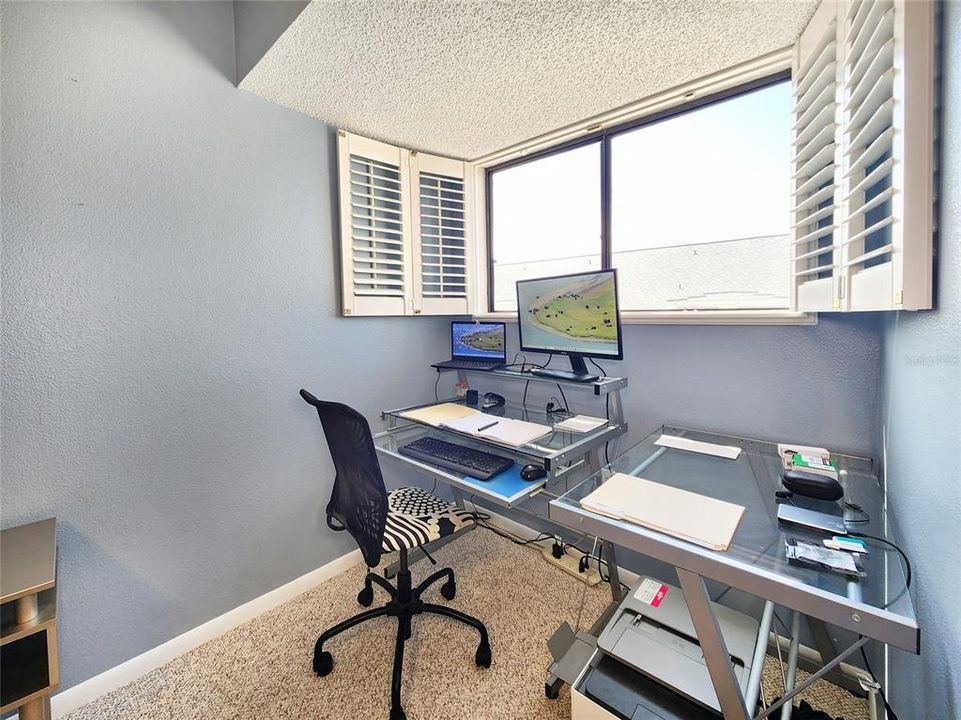 На продажу: $239,000 (2 спален, 1 ванн, 1170 Квадратных фут)