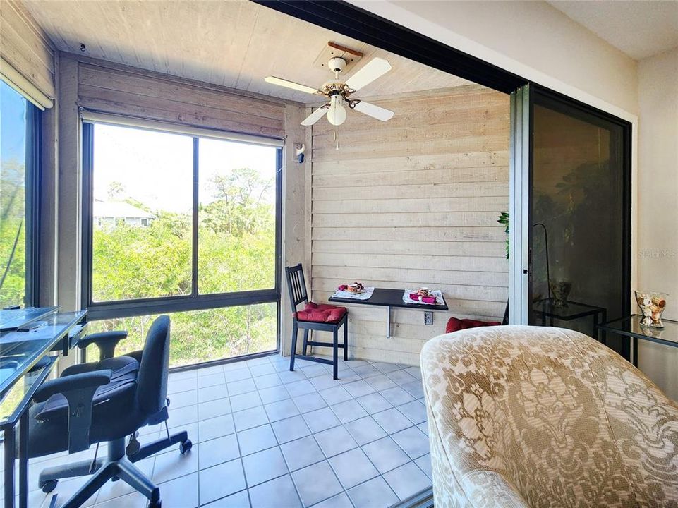 На продажу: $239,000 (2 спален, 1 ванн, 1170 Квадратных фут)