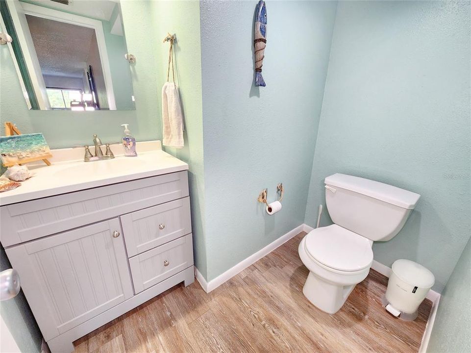 На продажу: $239,000 (2 спален, 1 ванн, 1170 Квадратных фут)