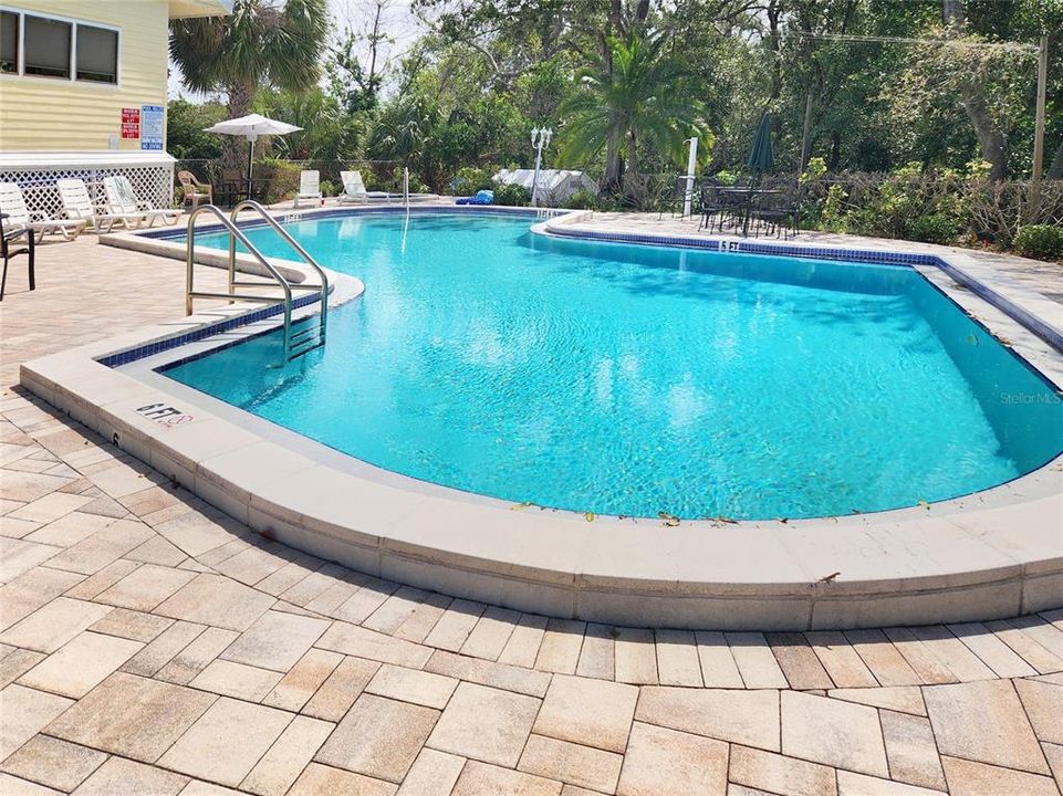 На продажу: $239,000 (2 спален, 1 ванн, 1170 Квадратных фут)