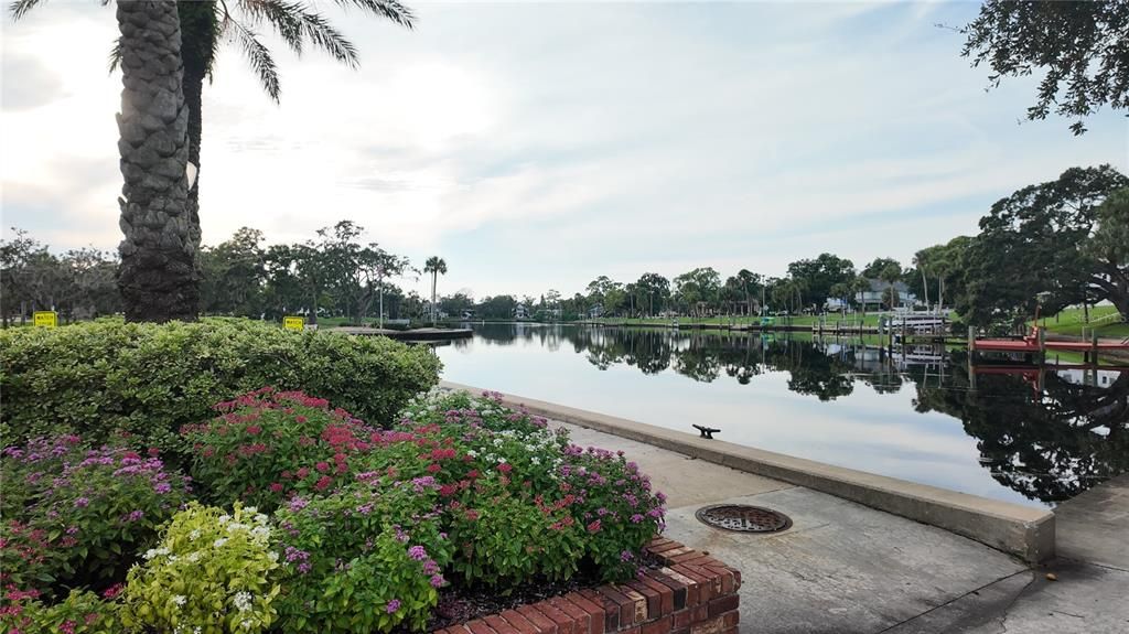 На продажу: $239,000 (2 спален, 1 ванн, 1170 Квадратных фут)