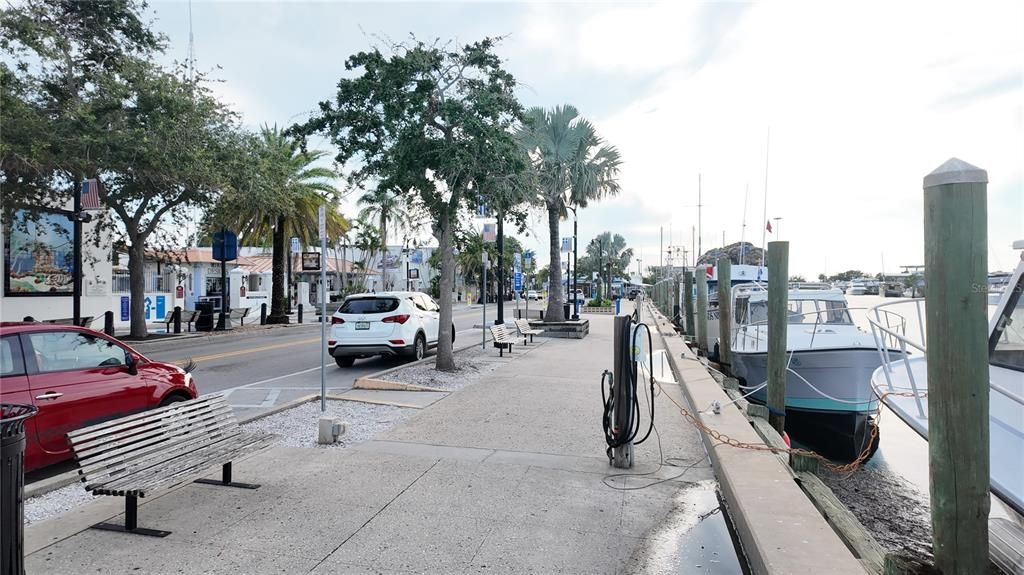 На продажу: $239,000 (2 спален, 1 ванн, 1170 Квадратных фут)