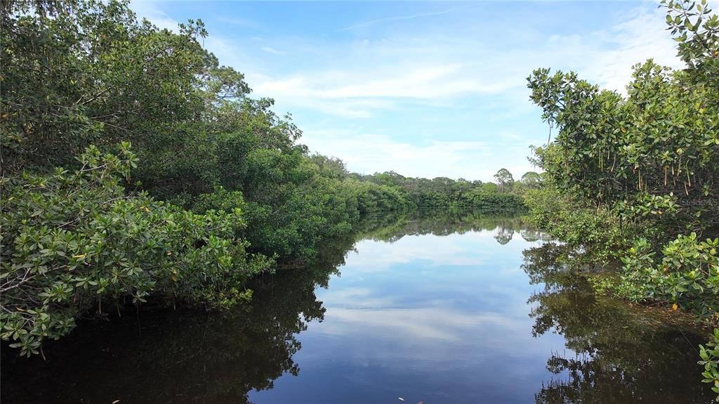 На продажу: $239,000 (2 спален, 1 ванн, 1170 Квадратных фут)