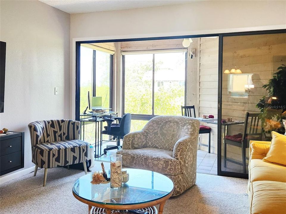 На продажу: $239,000 (2 спален, 1 ванн, 1170 Квадратных фут)