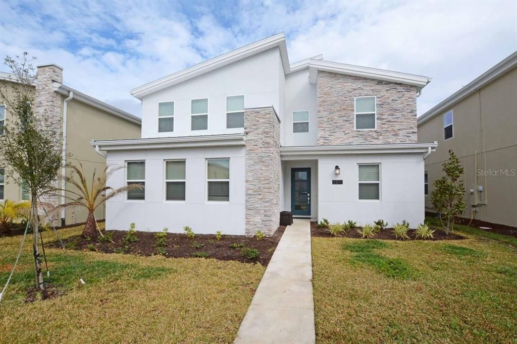 Recently Sold: $800,000 (6 beds, 6 baths, 3760 Square Feet)