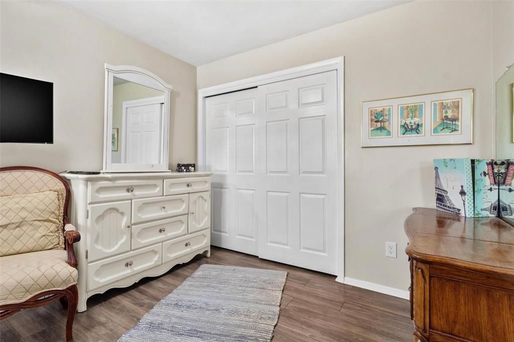 For Rent: $2,500 (2 beds, 1 baths, 876 Square Feet)