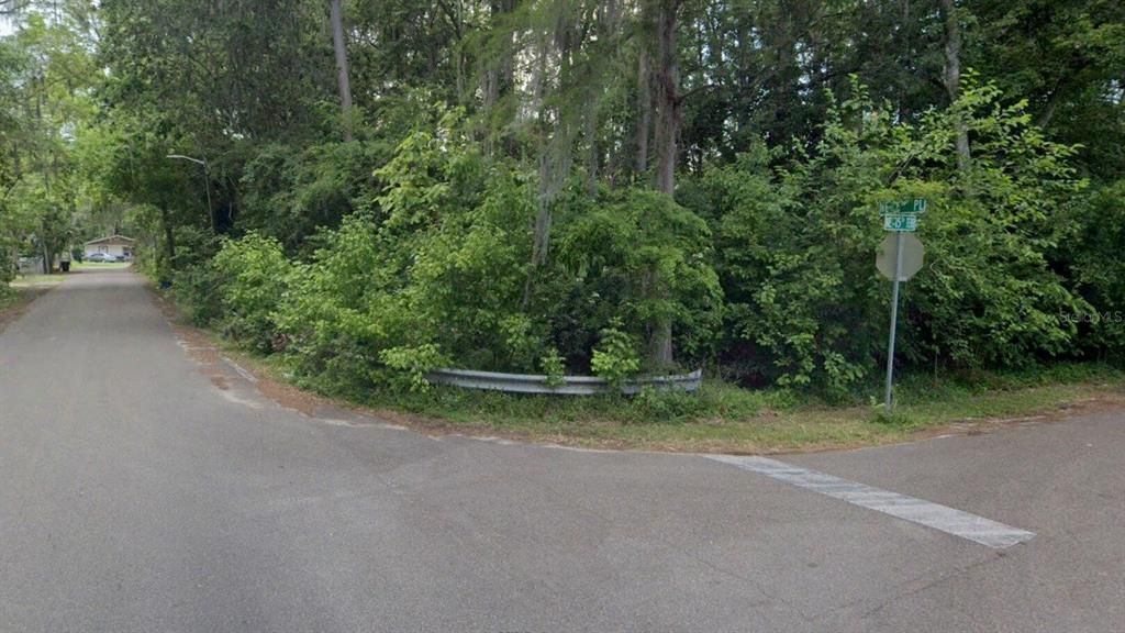 На продажу: $54,900 (0.39 acres)