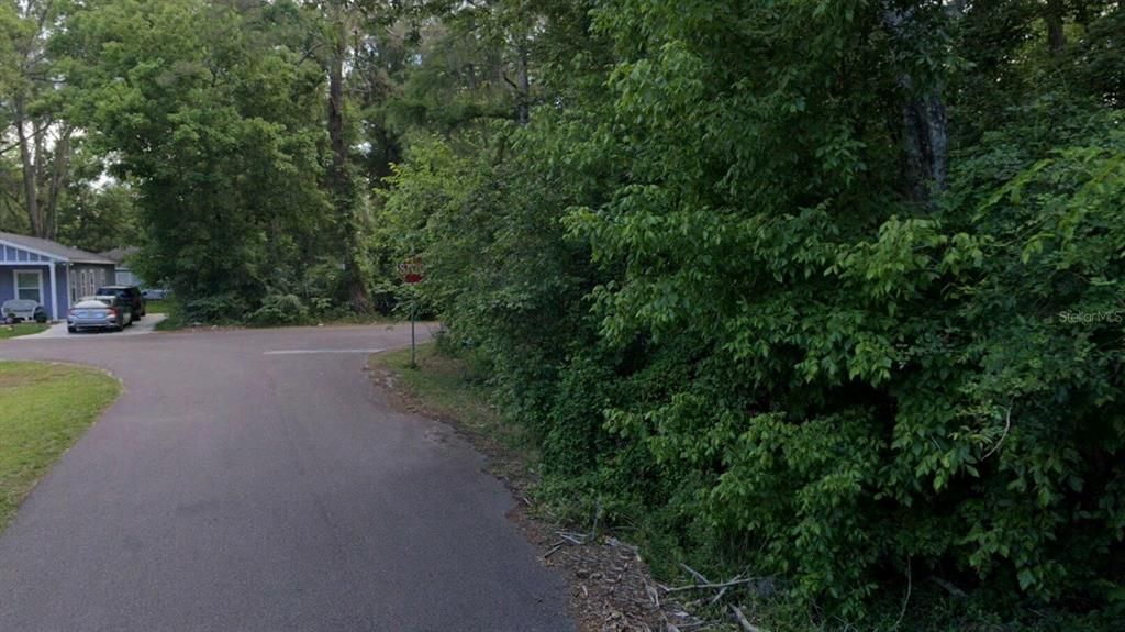 На продажу: $54,900 (0.39 acres)