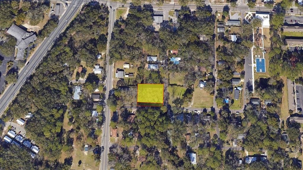 На продажу: $54,900 (0.39 acres)