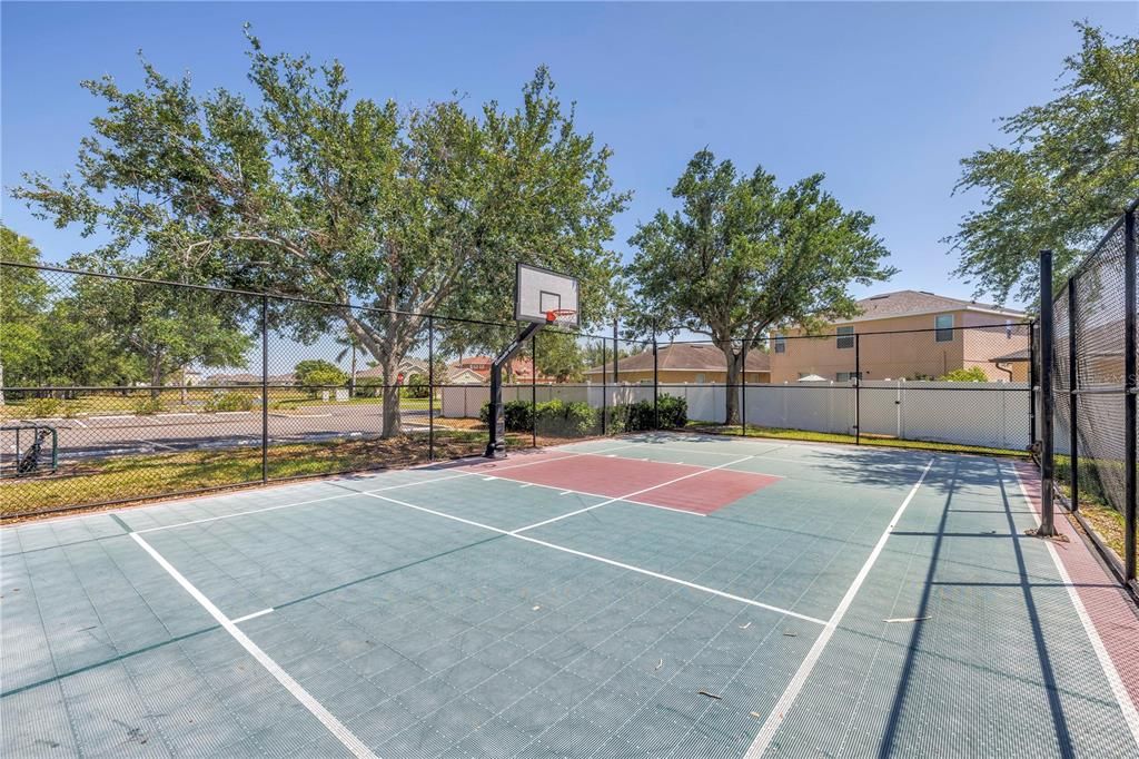 На продажу: $399,900 (4 спален, 2 ванн, 1846 Квадратных фут)