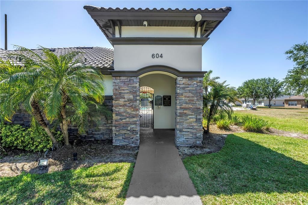 На продажу: $399,900 (4 спален, 2 ванн, 1846 Квадратных фут)