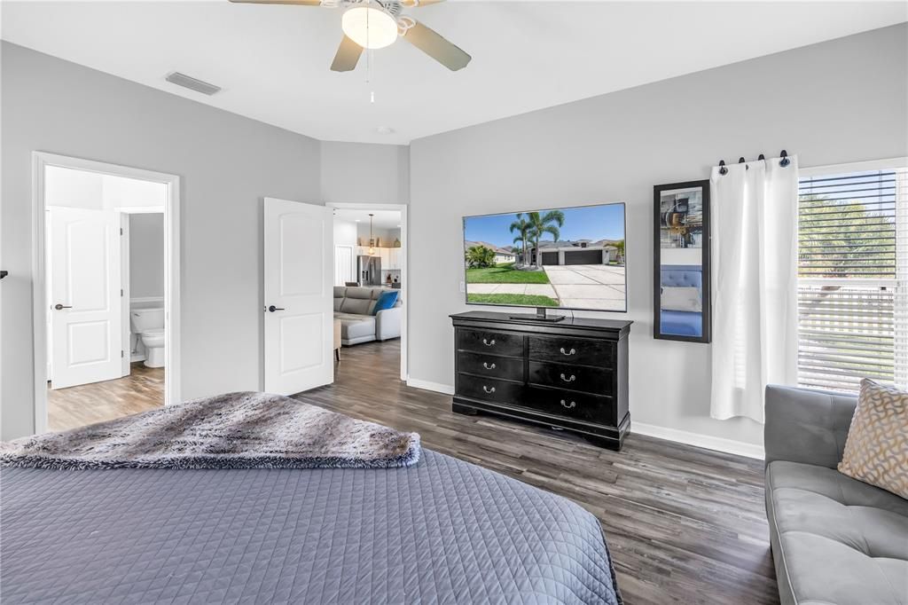 На продажу: $399,900 (4 спален, 2 ванн, 1846 Квадратных фут)